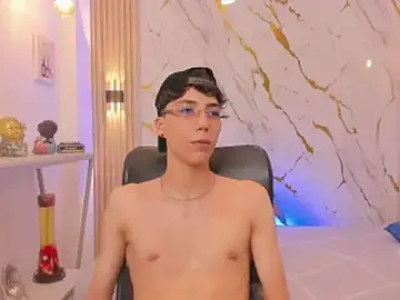 Live Sex Cam with Nikolay_Gregori - Stripchat