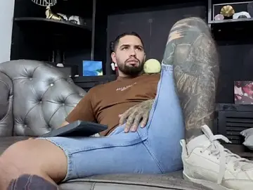 Watch Live Sex Cams with matteosantos - Stripchat