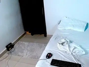 Watch Live Sex Cams with Mia_sexylatin - Stripchat