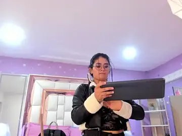 Live Porn with scarlette_15_ - Stripchat