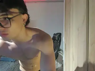 Adult Video Chat with zack_lenox - Stripchat