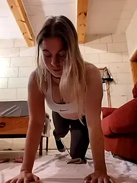 Live Sex Cam with story_of_sarah - Stripchat