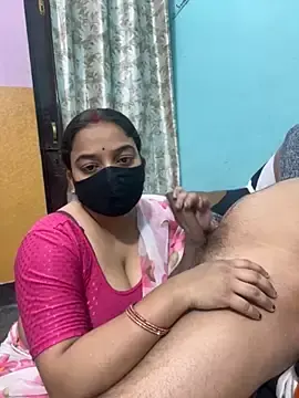 Live Sex Cam with DesiQueen-Rimi - Stripchat