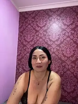 Adult Webcams with juliana_diaz - Stripchat