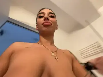 Free Live Porn with BlueEyes_BB - Stripchat