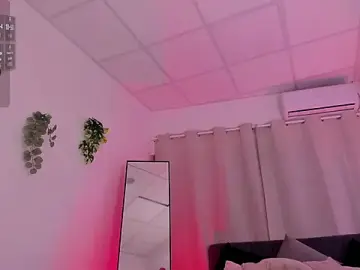 Sex Cam with Divine_Madeleine - Stripchat