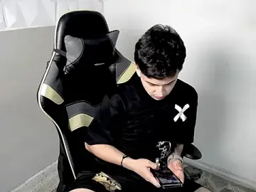 Live Sex with Mathias_twinkk - Stripchat