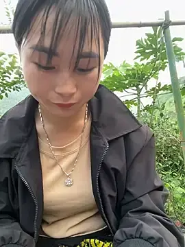 Live Porn with Maiphu34 - Stripchat