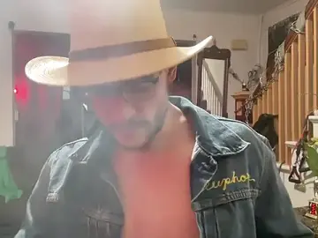 Live Porn with MasterDaddyCool - Stripchat