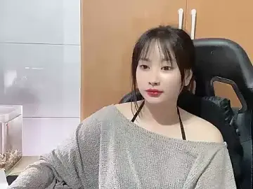 Free Porn Cam with Sunny2868 - Stripchat