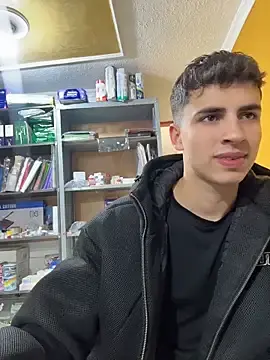 Live Sex Cam with AdrianRinaldi - Stripchat
