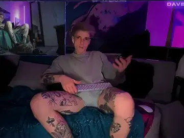 Nude Webcam with davesinner - Stripchat