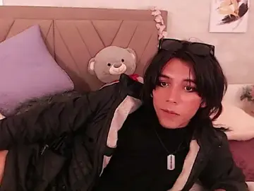 Free Porn Cam with raven_n_matt - Stripchat