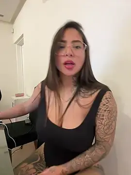 Watch Live Sex Cams with maferalvarexxx - Stripchat