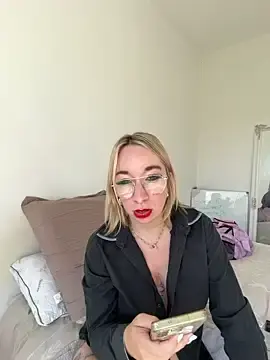 Sex Chat with Giuliana_baby - Stripchat