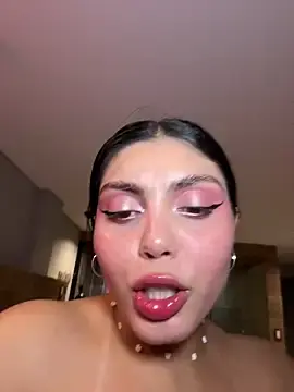 Live Sex Cam with zui_lu - Stripchat