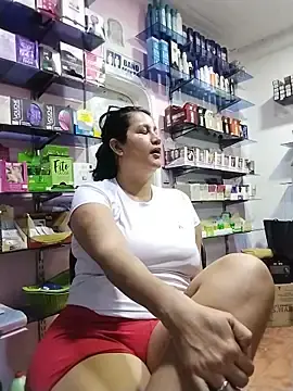 Watch Live Sex Cams with keilymadam - Stripchat
