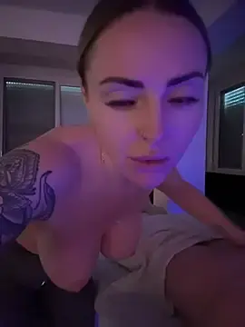 Live Sex Cam with EmaSalis - Stripchat