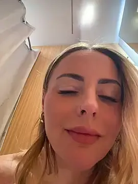 Watch Live Sex Cams with EmaSalis - Stripchat