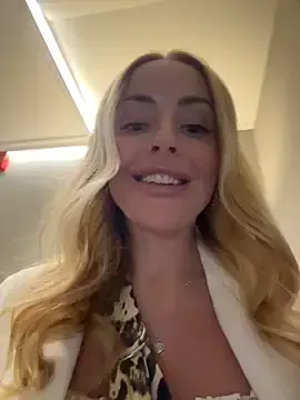 Live Porn with EmaSalis - Stripchat