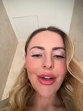 Sex Chat with EmaSalis - Stripchat