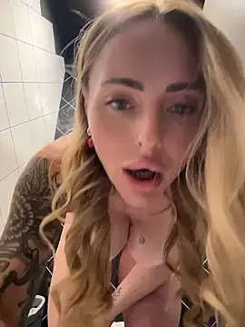 Adult Webcam with EmaSalis - Stripchat
