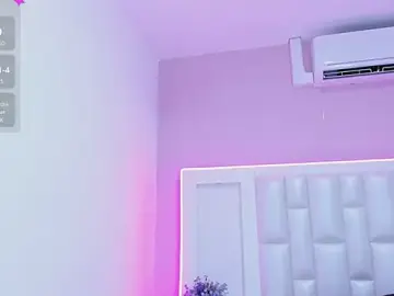 Nude Webcam with Liia_Collins - Stripchat