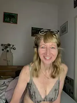 Free Porn Cam with MatureKim - Stripchat