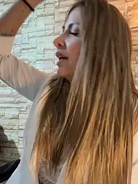 Live Sex with _Abril-Office1 - Stripchat