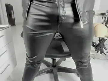 Free Porn Cam with master_leather - Stripchat
