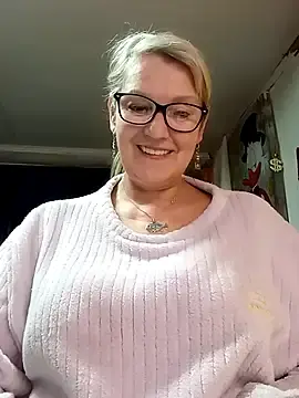 Adult Webcam with irinamaux - Stripchat