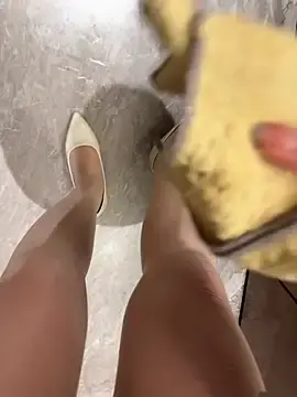 Free Porn Cam with Mia-77 - Stripchat
