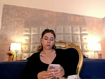 Live Porn with Lezy_ - Stripchat