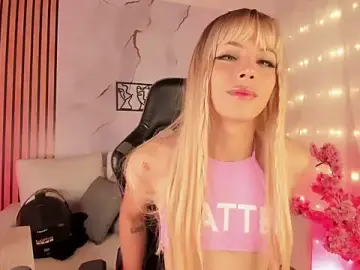 Nude Webcam with DannysaStar_ - Stripchat