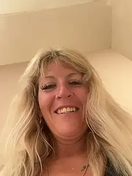 Adult Webcam with AtomBlondy - Stripchat