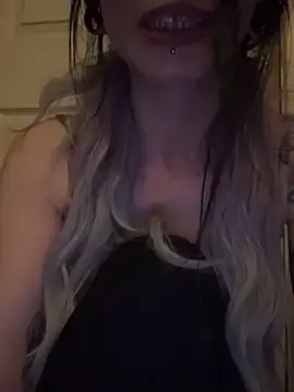 Best live sex cam show with MissMidnightUK - Stripchat