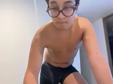 Live Porn with enzo_13 - Stripchat