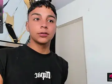 Live Sex Cam with Seductivo_jr - Stripchat