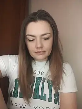 Adult Webcam with KrissSexi - Stripchat