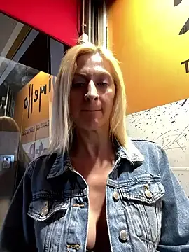 Live Sex with HOTLadyluna - Stripchat