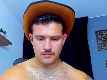 Live Porn with AndrewDiaz - Stripchat