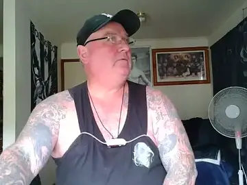 Watch Live Sex Cams with KINKYBLUEYES69 - Stripchat