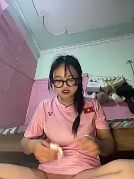 Sex Cam with Leeeeiu - Stripchat