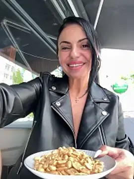 Live Porn with KimKelly13 - Stripchat
