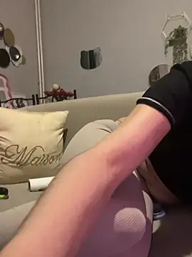 Nude Webcam with LaPetitechienne1 - Stripchat