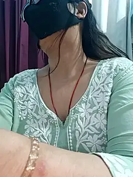 Live Sex with Aishwaryaa_69 - Stripchat