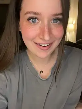 Watch Live Sex Cams with nerdynina - Stripchat