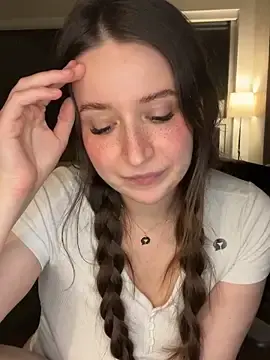 Live Sex Cam with nerdynina - Stripchat