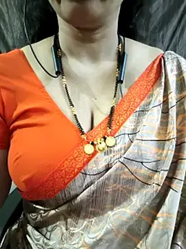 Sex Cam with bhuvana_555 - Stripchat