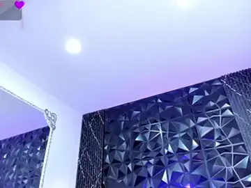 Sex Chat with AriadnaLoren - Stripchat